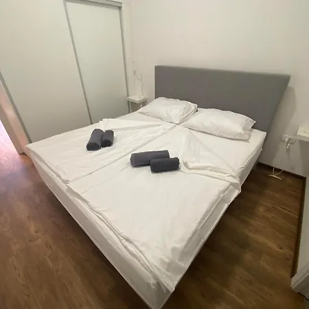 Noelle Apartment *